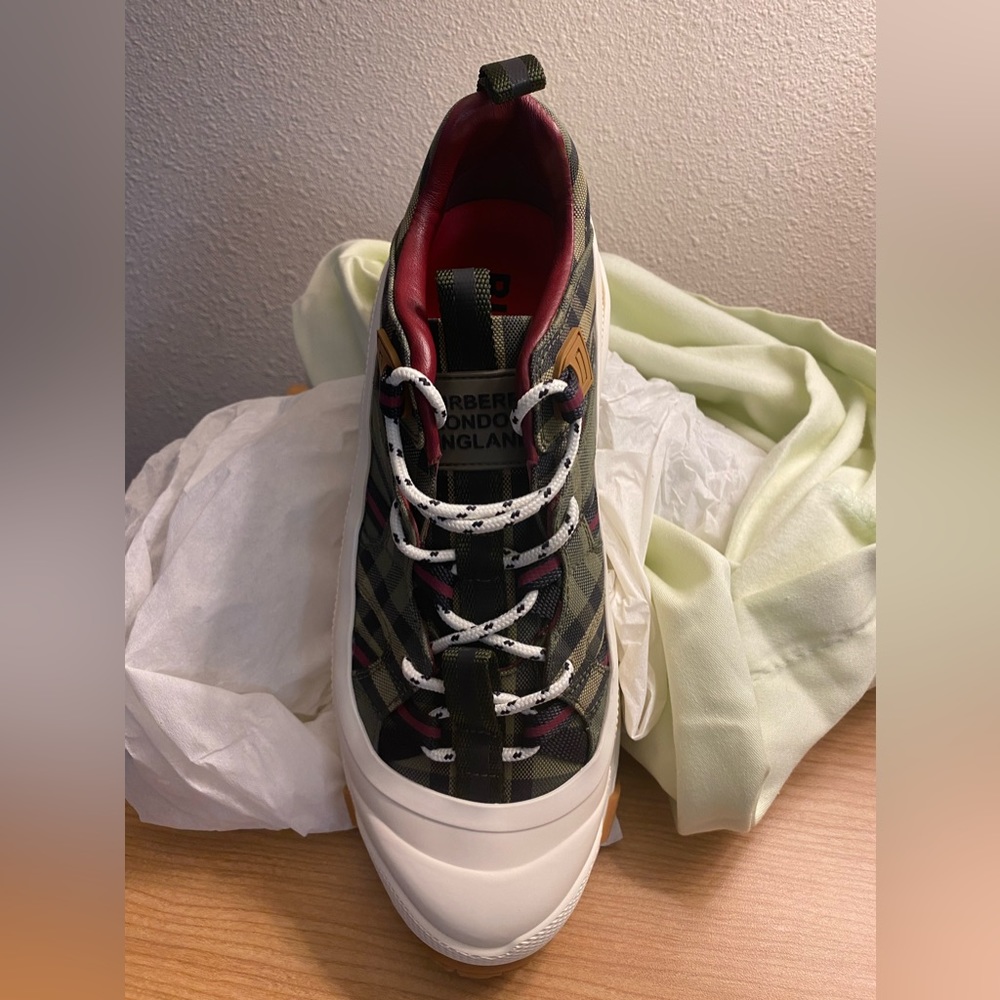 NWT ✨BURBERRY✨ shoes